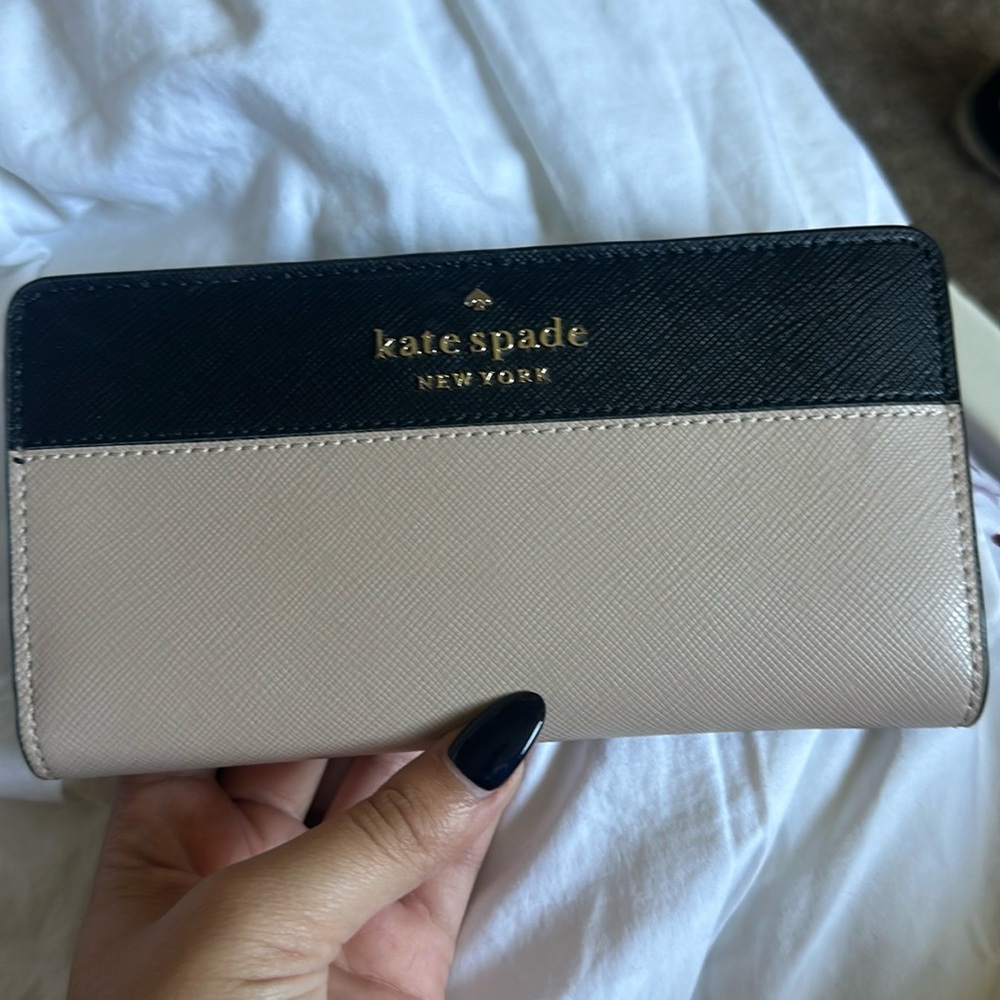 Kate Spade Bi fold wallet
